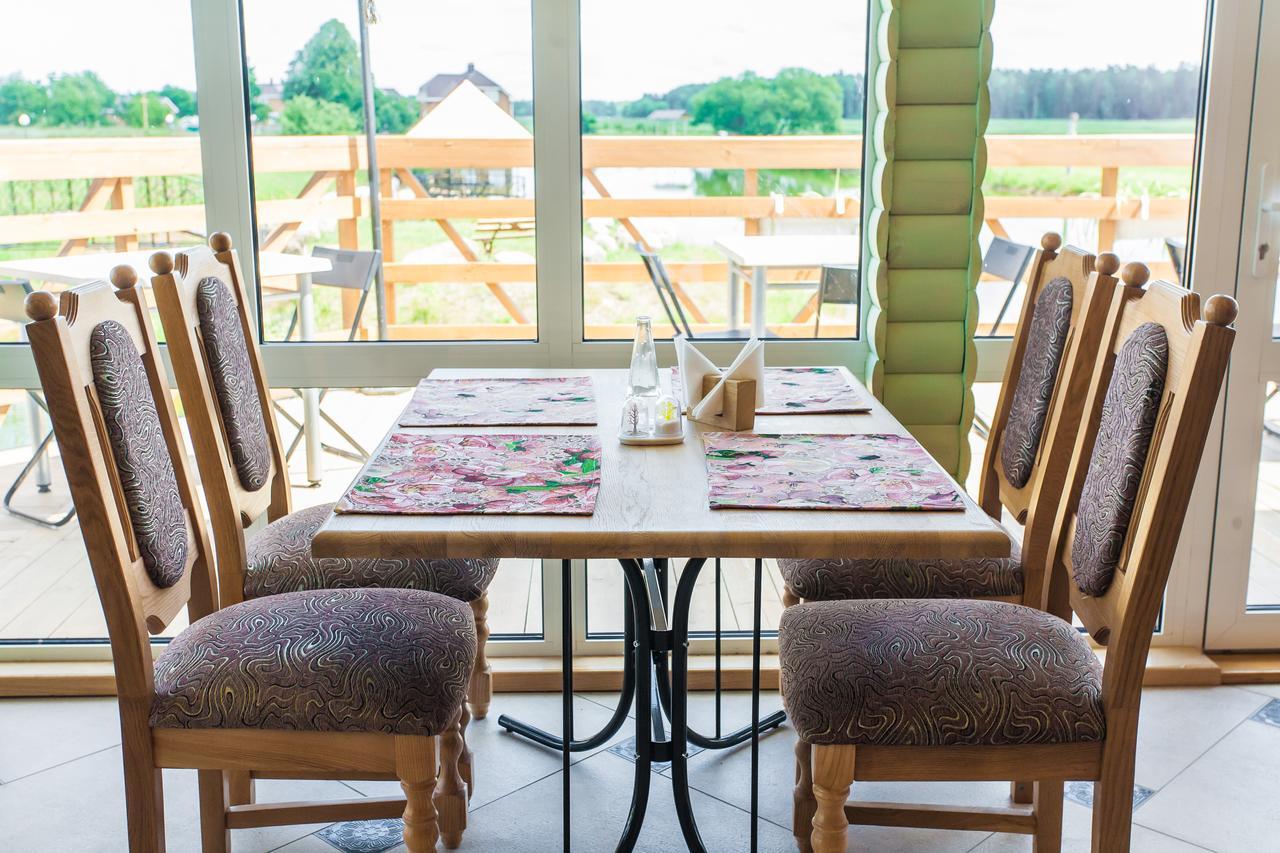 Hotel Kvetky Yablyni Sutoki Exteriér fotografie