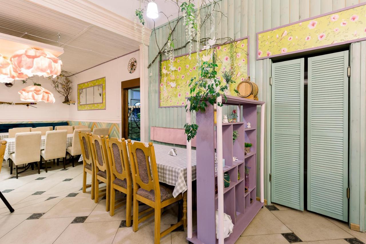 Hotel Kvetky Yablyni Sutoki Exteriér fotografie