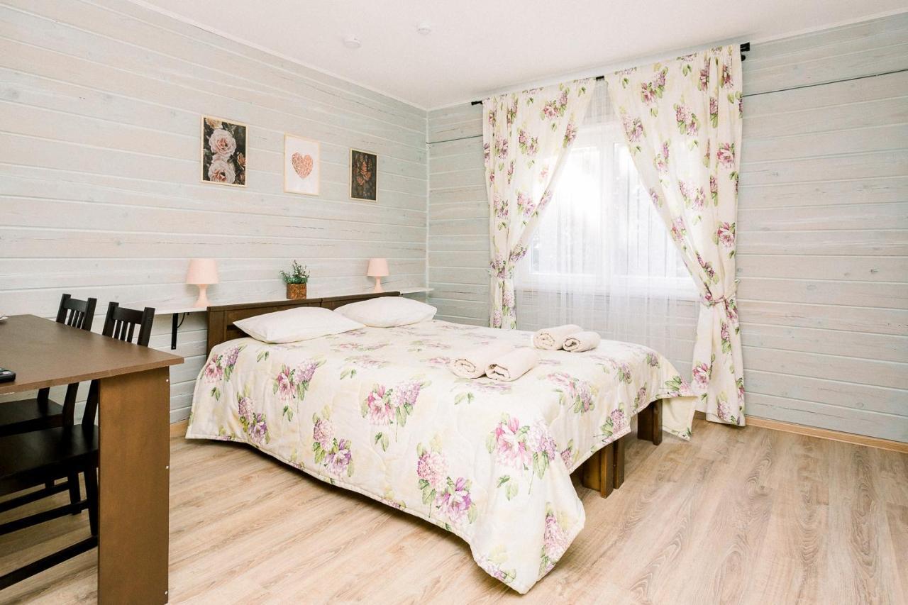 Hotel Kvetky Yablyni Sutoki Exteriér fotografie